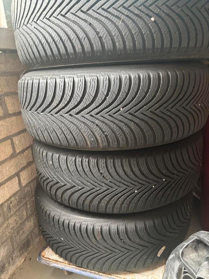 Winterbanden + Sneeuwkettingen - 205-60 R16 4x100 steekmaat, Auto-onderdelen, Banden en Velgen, Banden en Velgen, Winterbanden