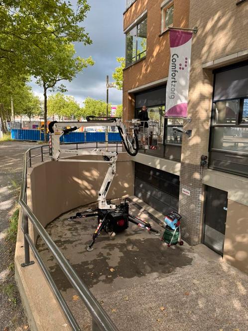 Spinhoogwerker TE HUUR. 14m hoog en 7 meter horizontaal., Doe-het-zelf en Verbouw, Bouwliften, Zo goed als nieuw, Ophalen