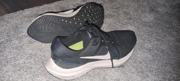 Nike vomero 16 dames maat 39 als nieuw beschikbaar voor biedingen