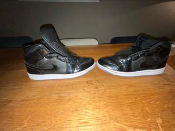 Air Jordan 1 Mid SE Space Jam beschikbaar voor biedingen