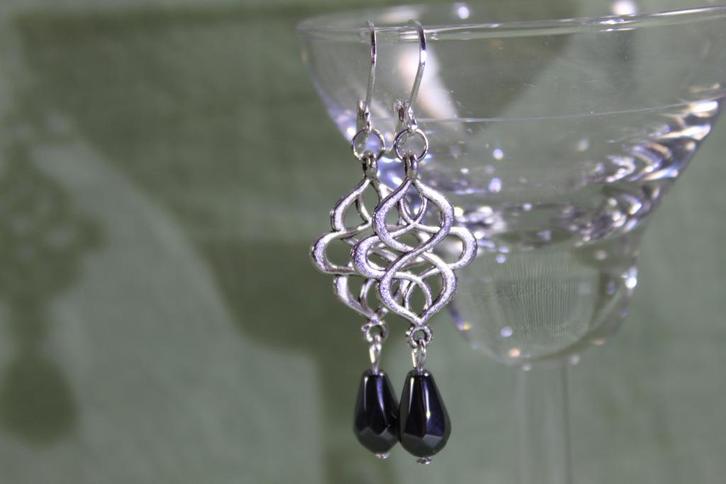 Zwarte hematiet oorbellen , Geslepen pegels steen, Sieraden, Tassen en Uiterlijk, Oorbellen, Nieuw, Hangers, Overige materialen