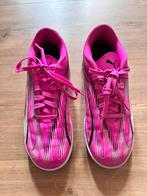 Puma ULTRA - Zaalvoetbalschoenen maat 33 (witte zool roze), Meisje, Sportschoenen, Puma, Ophalen of Verzenden