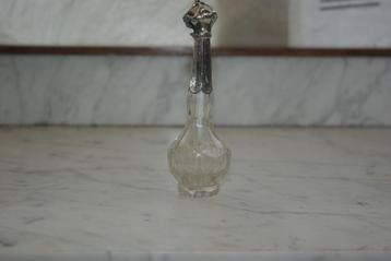Parfumflesjes  ( Zilveren dop beschikbaar voor biedingen