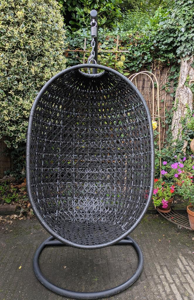 Hangstoel, zeer degelijk en comfortabel, Huis en Inrichting, Stoelen, Zo goed als nieuw, Ophalen