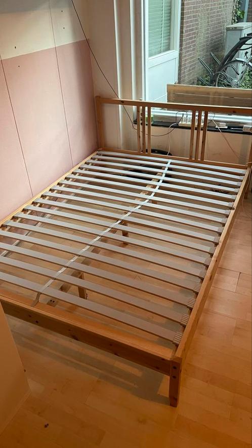 Ikea Fjellse 140x200, Huis en Inrichting, Slaapkamer | Bedden, Zo goed als nieuw, Tweepersoons, 140 cm, 200 cm, Hout, Bruin, Ophalen