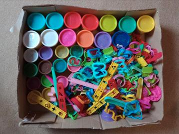 Play Doh en accessoires  beschikbaar voor biedingen