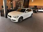 BMW 1-serie 116i High Executive Open Dak /Leder/PDC/Parelmoo, 65 €/maand, Gebruikt, 4 cilinders, Leder en Stof