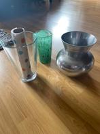 Glazen conische vaas groen glas en bolle vaas, Ophalen of Verzenden, Zo goed als nieuw, Glas, Minder dan 50 cm