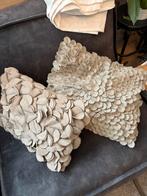 2 grijze wolvilt kussens van design merk Hinck, Huis en Inrichting, Woonaccessoires | Kussens, Ophalen of Verzenden, Zo goed als nieuw