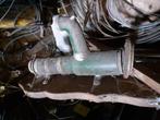Antieke waterpomp op plank, Ophalen