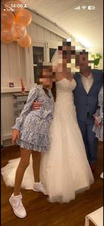 Trouwjurk met hoepelrok en sluier, Kleding | Dames, Ophalen of Verzenden, Zo goed als nieuw, Wit, Trouwjurk