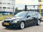 BMW 5-serie Touring 525i Executive/YOUNGTIMER|ORIGINEEL NL|A, Auto's, Automaat, Achterwielaandrijving, 2000 kg, Zwart