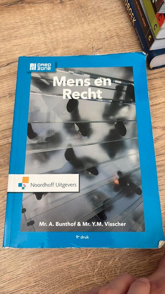 A. Bunthof - Mens en Recht, Boeken, Wetenschap, Gelezen, Sociale wetenschap, Ophalen of Verzenden