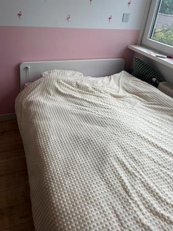 Net tweepersoonsbed 140x200 incl. bijna nieuw matras