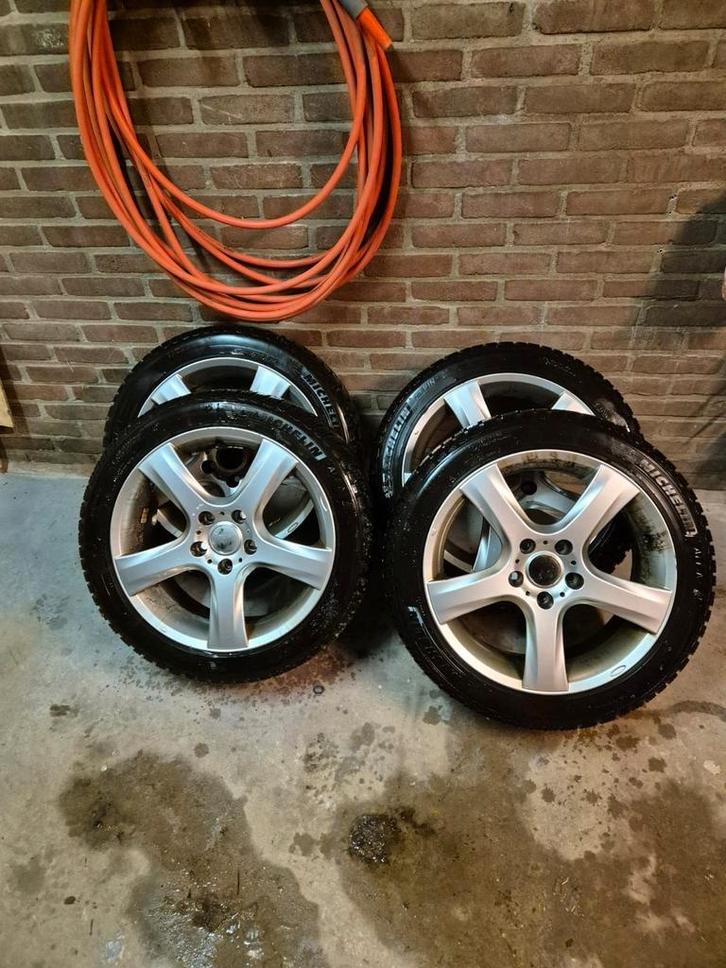 Goede winterbanden op lichtmetalen velgen, Auto diversen, Overige Auto diversen, Ophalen