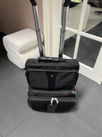 Trolley met laptoptas. Piloten tas Flightcase beschikbaar voor biedingen
