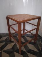 Vintage retro boho rotan kruk tafel webbing stevig, Ophalen of Verzenden, Zo goed als nieuw, Hout