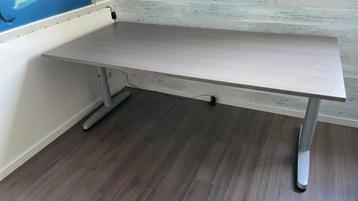 Bureau Ikea Bekant Grijs/Bruin 160x80 - afbeelding 1