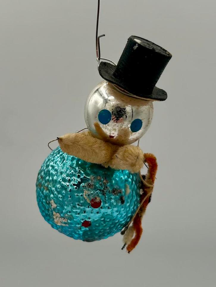 Oude kerstbal gablonzer mannetje, Diversen, Kerst, Gebruikt, Ophalen of Verzenden