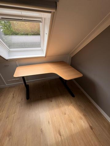 Hoekbureau Bekant IKEA, in perfecte staat - afbeelding 1