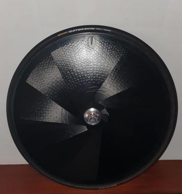 ZIPP Super 9 dicht achterwiel. Tube, met Campagnolo body beschikbaar voor biedingen