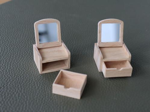 Handgemaakte beuken latafeltjes met opklapbare spiegeltjes., Verzamelen, Poppenhuizen en Toebehoren, Nieuw, Gebruiksvoorwerp, Ophalen of Verzenden