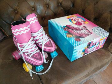 Disco rollerskates maat 34 beschikbaar voor biedingen