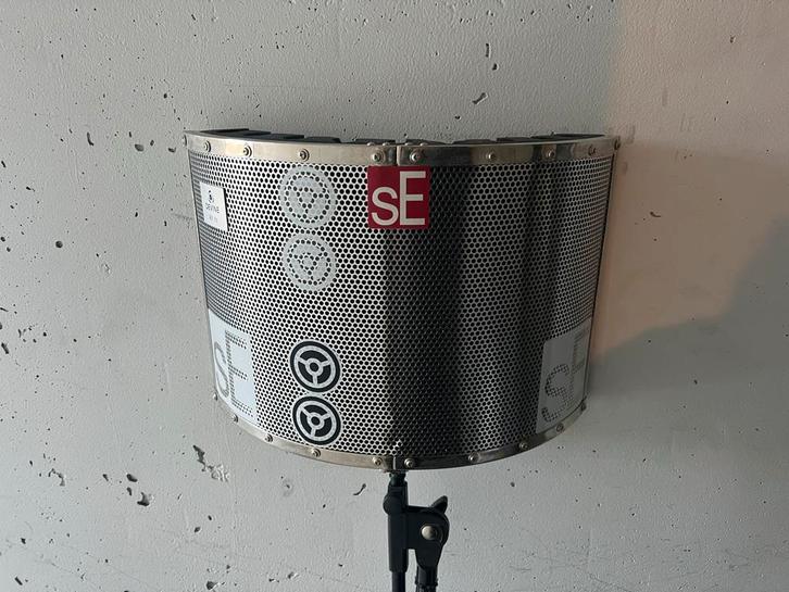 Microfoon Isolatie Schild + Standaard - Prima Staat, Muziek en Instrumenten, Microfoons, Gebruikt, Studiomicrofoon, Draadloos
