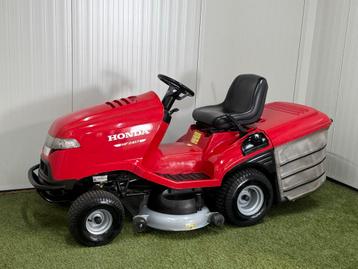 Zeer nette Honda 2417 zitmaaier 2 cilinder hydrostaat beschikbaar voor biedingen