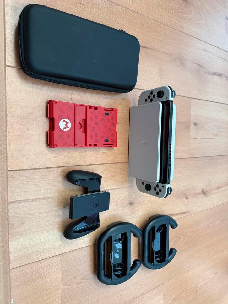Nintendo Switch OLED – Perfecte staat + handige extra’s!, Spelcomputers en Games, Spelcomputers | Nintendo Switch, Zo goed als nieuw