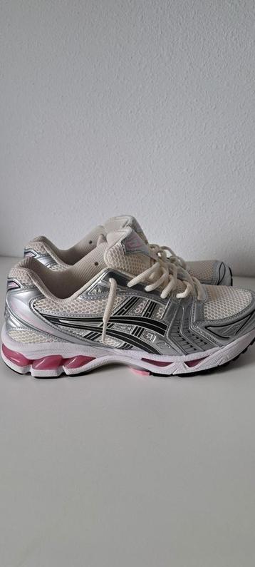 Asics gel kayano 14 Cream Sweet Pink beschikbaar voor biedingen