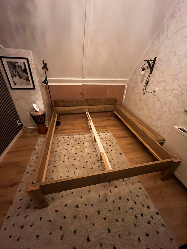 Bedframe 160x200 van sloophout, Huis en Inrichting, Slaapkamer | Bedden, Zo goed als nieuw, Tweepersoons, 160 cm, Hout, Ophalen