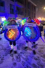 Carnavalskleding Loopgroep 14 personen met Verlichting, Carnaval, Kleding, Gedragen, Ophalen