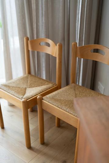 2 Vintage houten stoelen biezen zitting beschikbaar voor biedingen