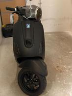 Vespa zwart mat, Ophalen, Zo goed als nieuw