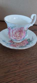Royal Albert kop en schotel - Roos design, Antiek en Kunst, Ophalen of Verzenden