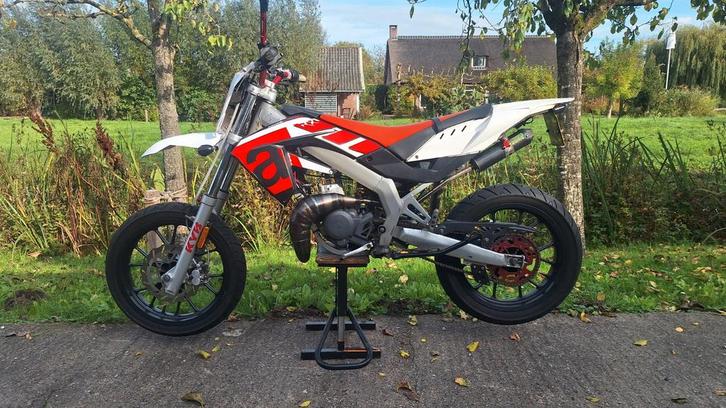 Aprilia RX50 | 2018 | 77cc, Fietsen en Brommers, Brommers | Derbi, Zo goed als nieuw, Ophalen of Verzenden