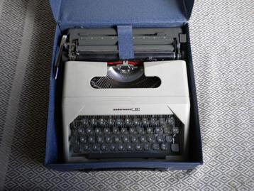 Underwood 23 kofferschrijfmachine met draagkoffer beschikbaar voor biedingen