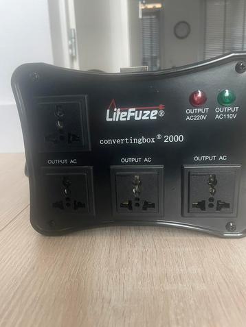LiteFuze ConvertingBox 2000 Spanningsomvormer 220V naar 110V beschikbaar voor biedingen