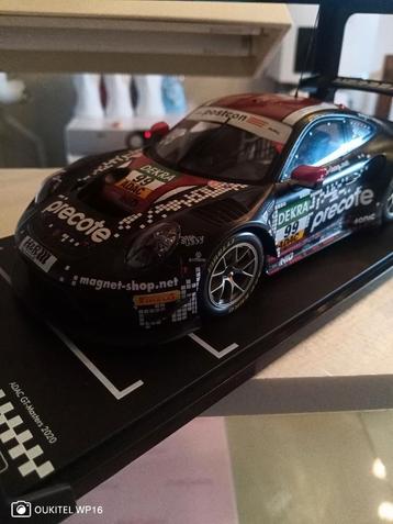 Porsche gt3R 1:18 beschikbaar voor biedingen