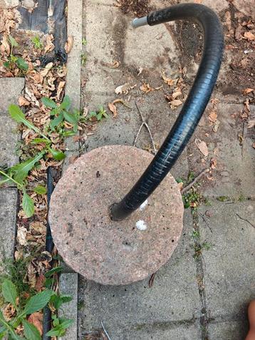 Molensteen roodgraniet 30cm incl bak en pomp fonteinset beschikbaar voor biedingen