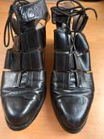 Zwarte open leren zomer pumps maat 40,
Banden veter schoen., Kleding | Dames, Schoenen, Bladelli, Pumps, Zwart, Ophalen of Verzenden