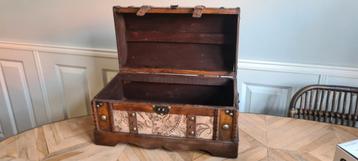Houten Kist, vintage dekenkist, reiskoffer koffer beschikbaar voor biedingen