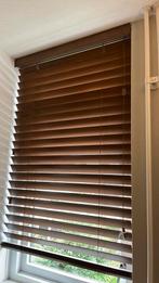 Houten jaloezie met privacy sluiting 2x, Ophalen, Zo goed als nieuw, Bruin