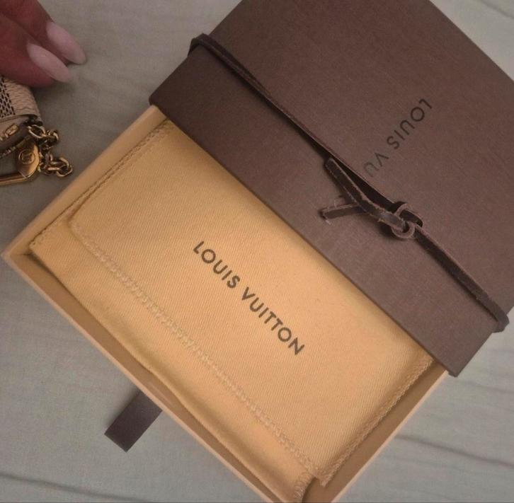TE KOOP LOUIS VUITTON DERBY AZUR!, Sieraden, Tassen en Uiterlijk, Portemonnees, Zo goed als nieuw, Zwart, Ophalen of Verzenden