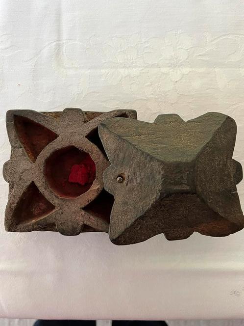 Houten bakje Nepal make-up rode stip, Antiek en Kunst, Curiosa en Brocante, Ophalen of Verzenden