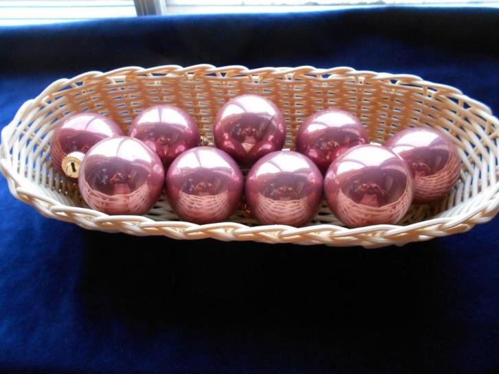 9 Kerstballen in mandje, slechts 0,40., Diversen, Kerst, Nieuw, Ophalen of Verzenden