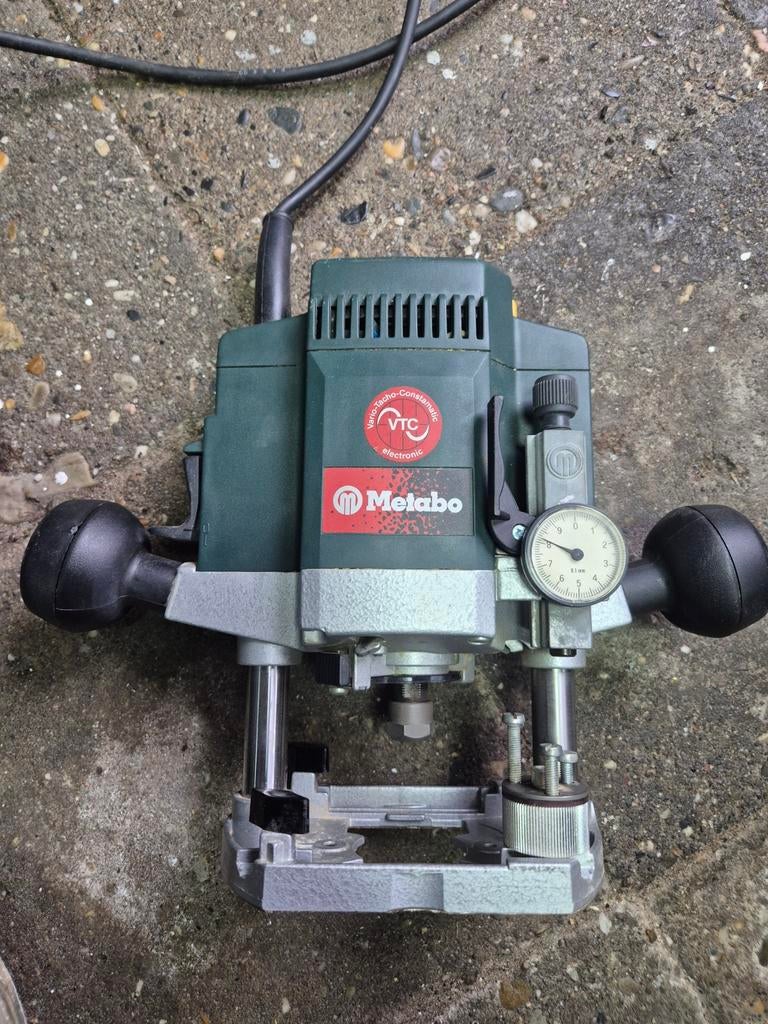 Metabolisme bovenfrees 1200W, Ophalen of Verzenden, Elektrisch, Bovenfrees