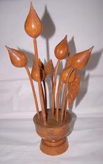 Antieke handgesneden houten tulpen op houten standaard. Nwst, Antiek en Kunst, Ophalen of Verzenden