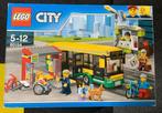 Grote doos Lego City 60154 Busstation - Complete Set, Kinderen en Baby's, Speelgoed | Duplo en Lego, Ophalen of Verzenden, Zo goed als nieuw